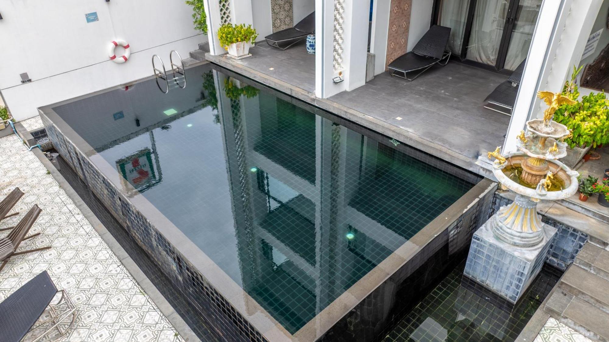 See Sea Villa Hotel Patong Bagian luar foto