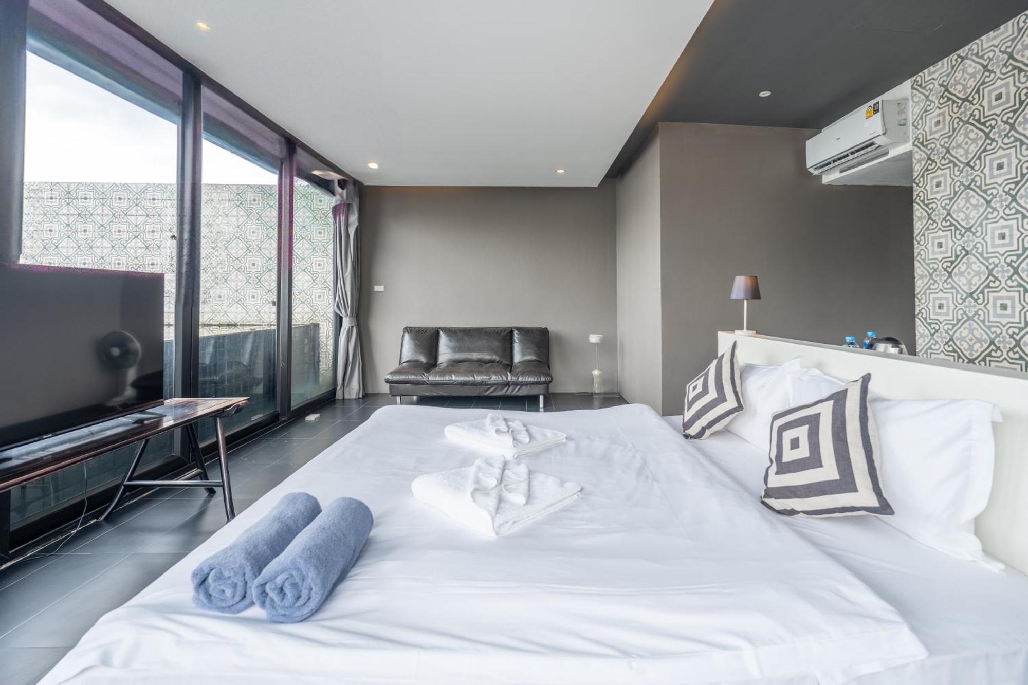 See Sea Villa Hotel Patong Bagian luar foto