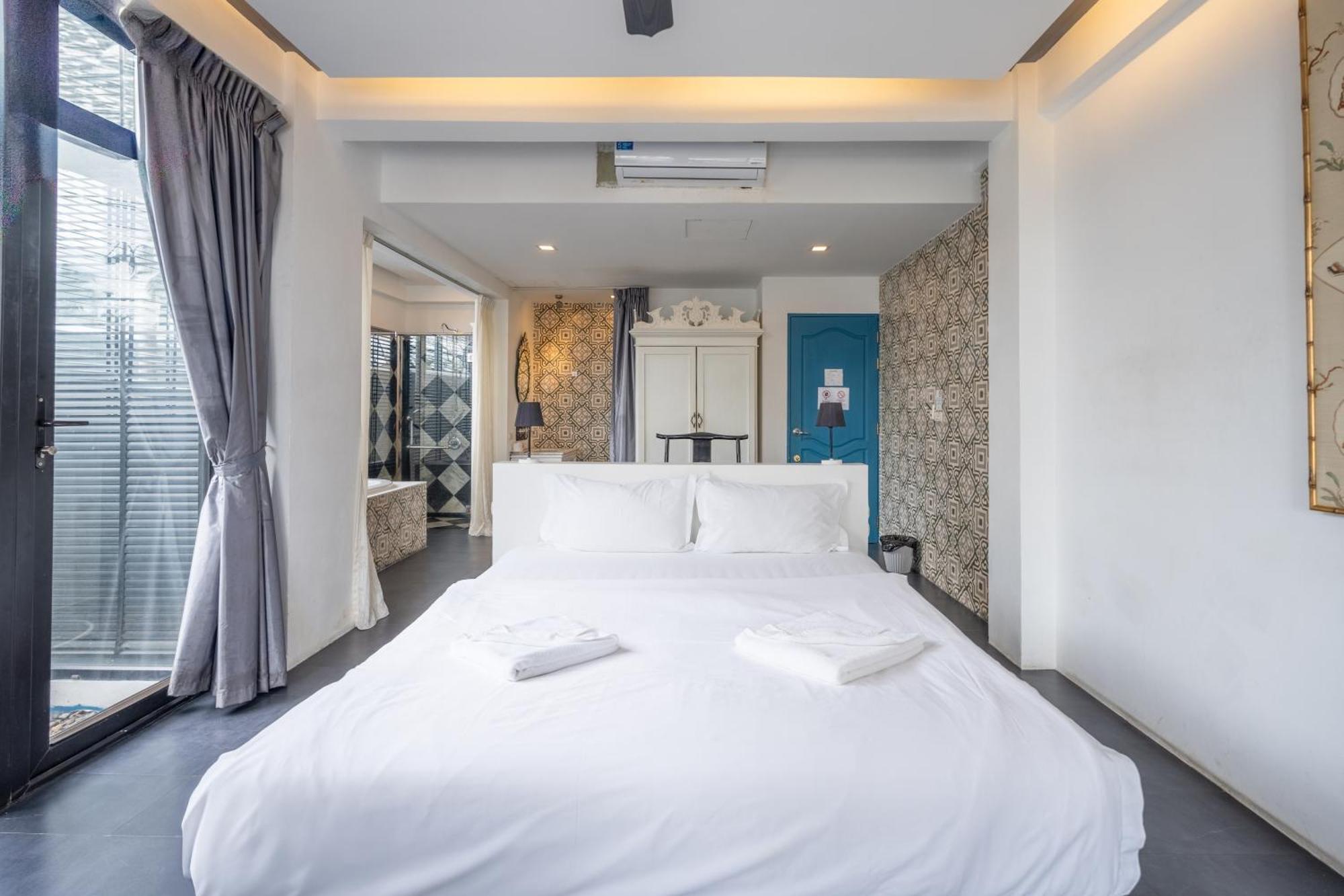 See Sea Villa Hotel Patong Bagian luar foto